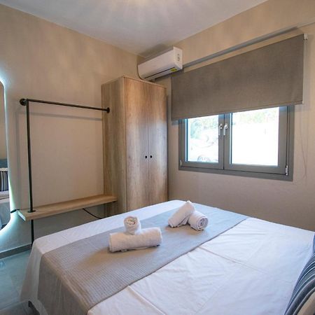 Heraclea Luxury Suites Nea Iraklia Buitenkant foto