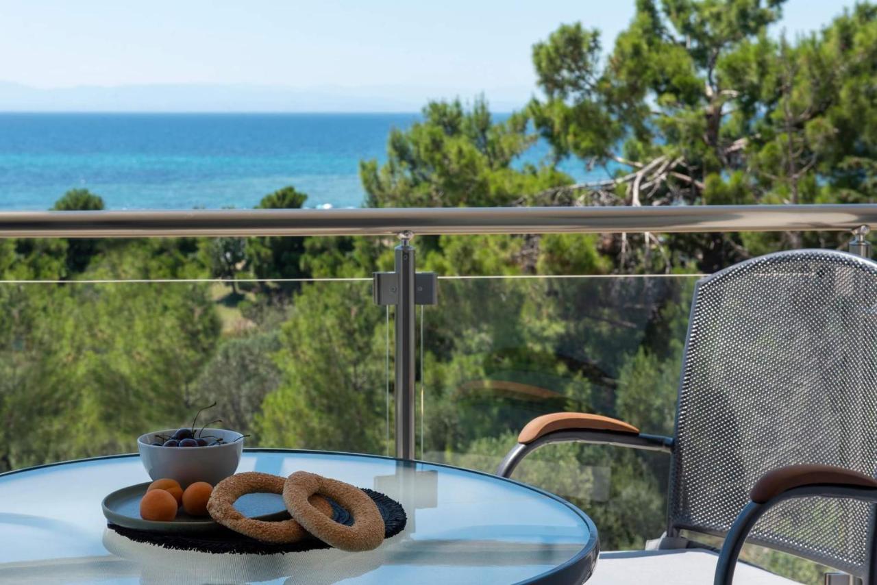 Heraclea Luxury Suites Nea Iraklia Buitenkant foto