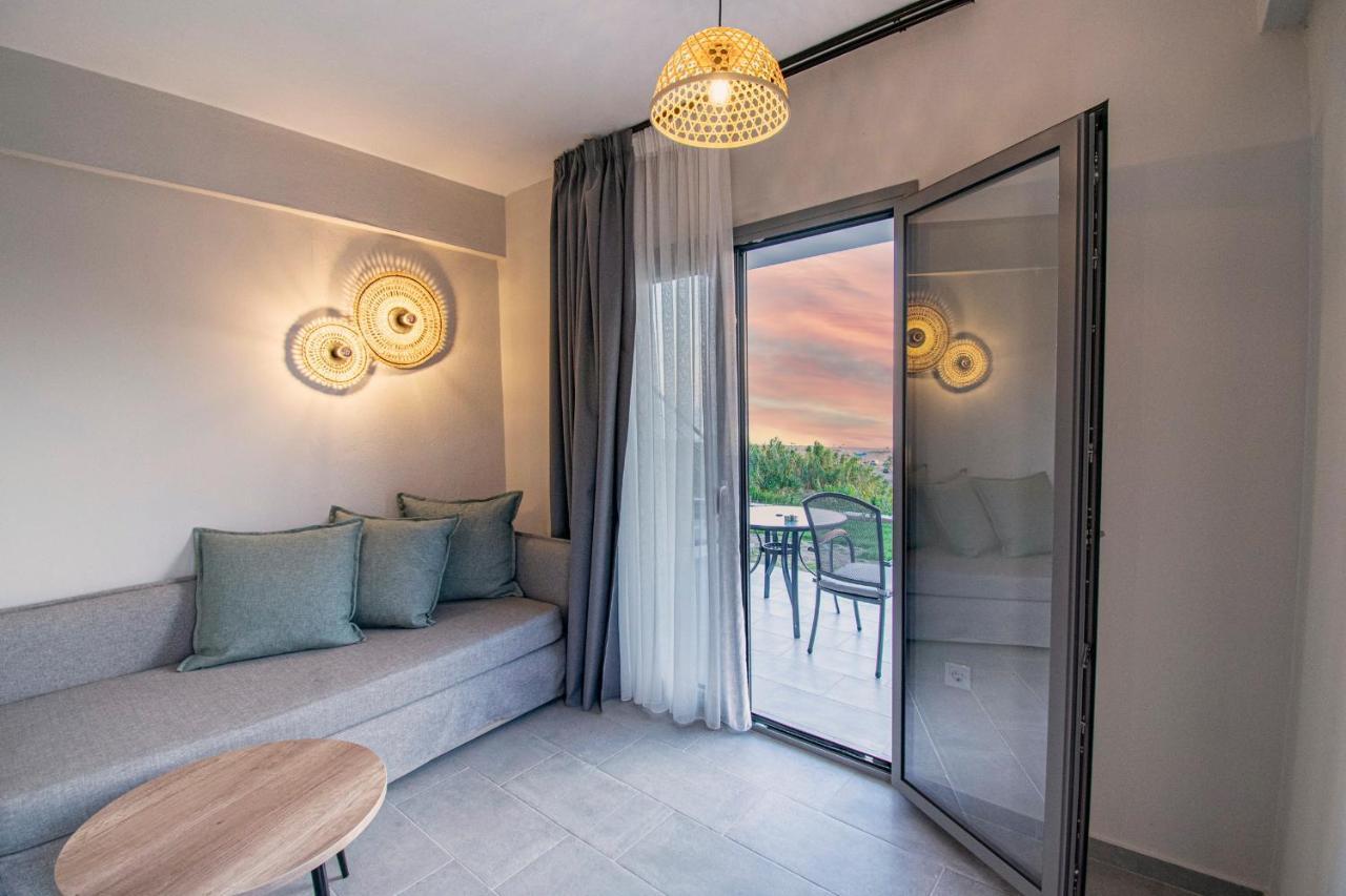 Heraclea Luxury Suites Nea Iraklia Buitenkant foto