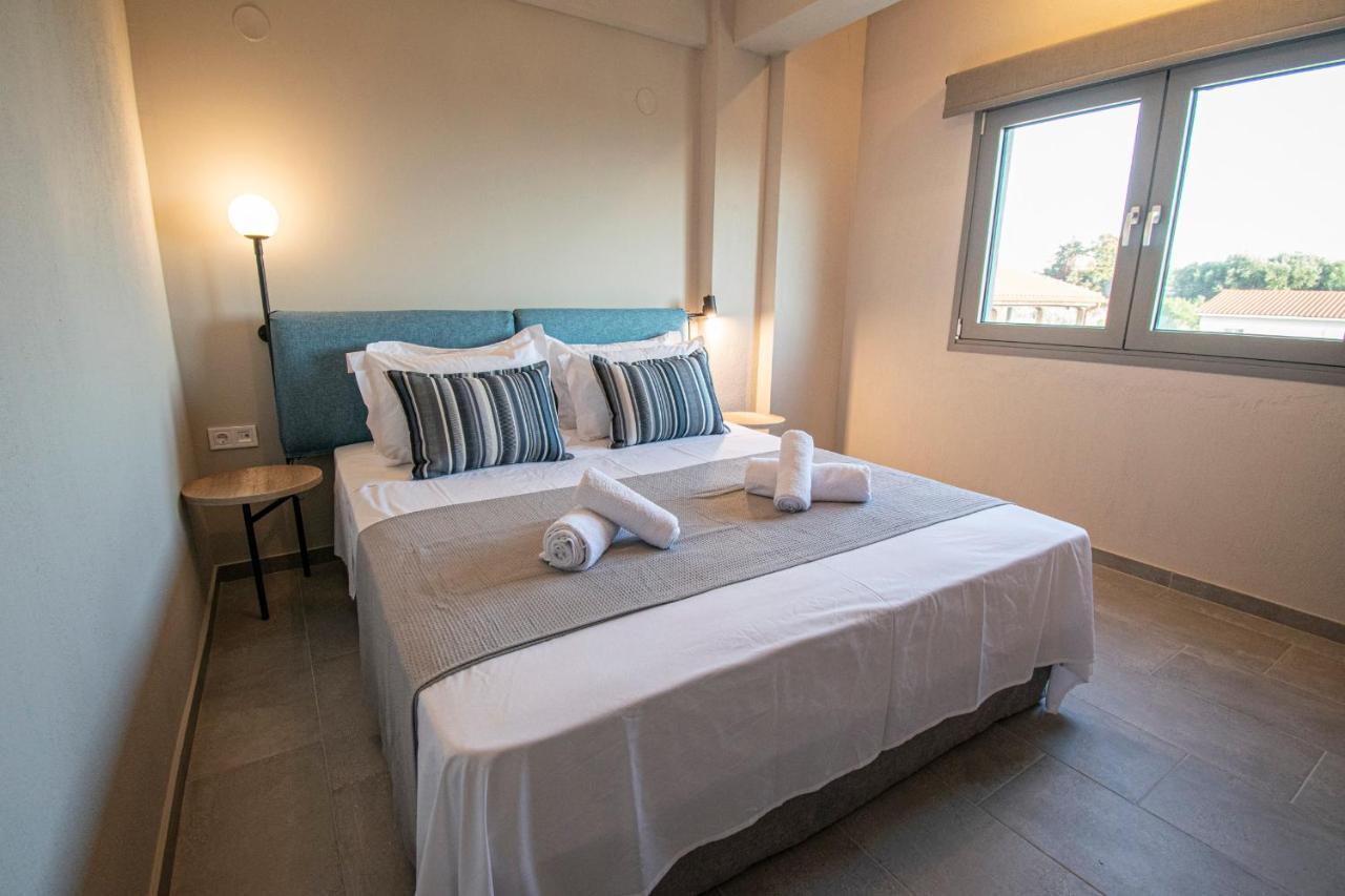 Heraclea Luxury Suites Nea Iraklia Buitenkant foto