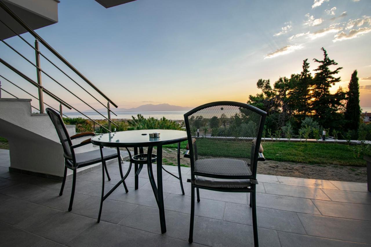 Heraclea Luxury Suites Nea Iraklia Buitenkant foto