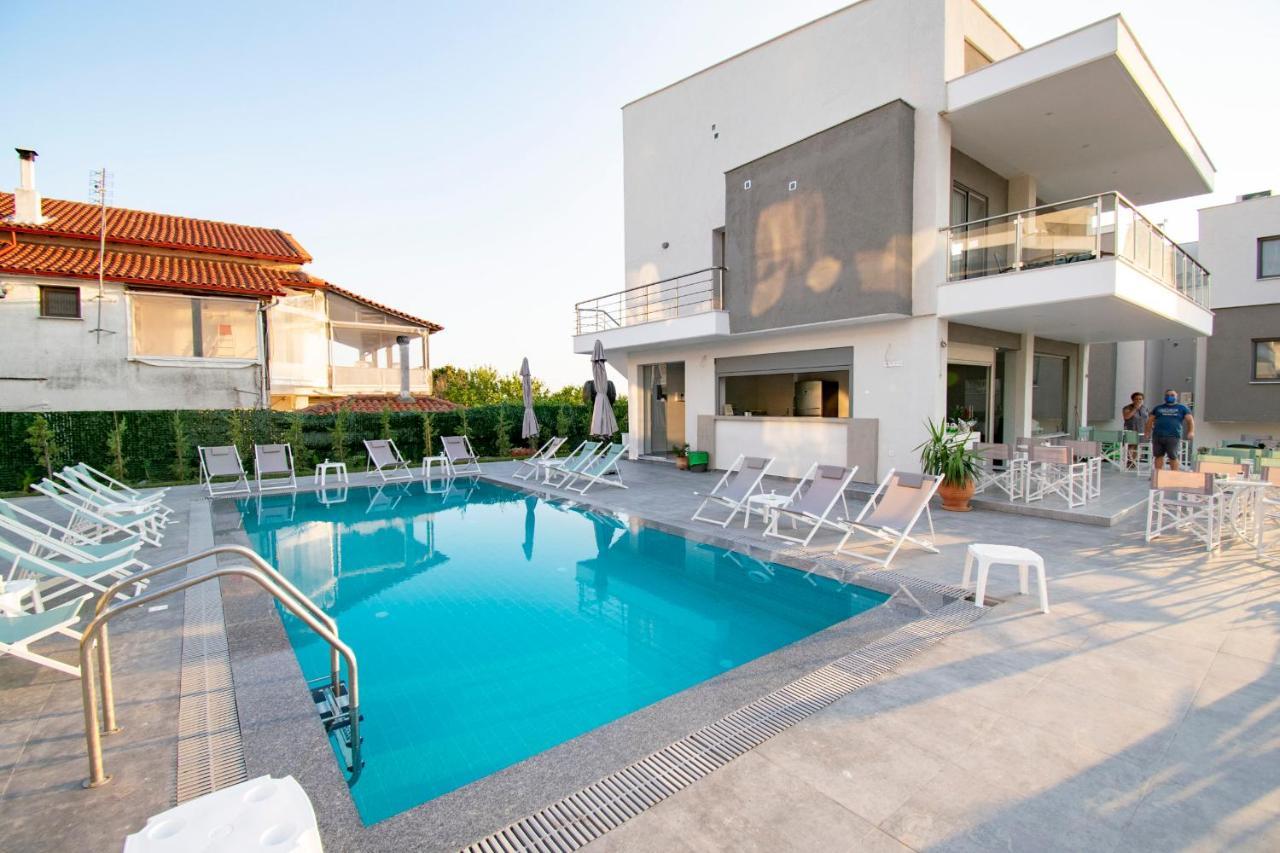 Heraclea Luxury Suites Nea Iraklia Buitenkant foto